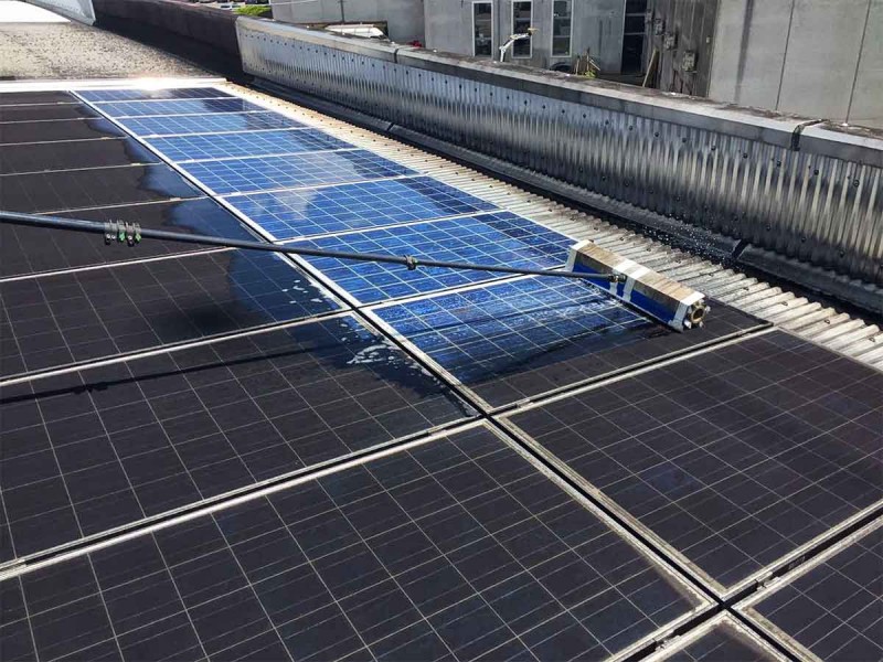 Spazzole rotanti per la pulizia degli impianti fotovoltaici
